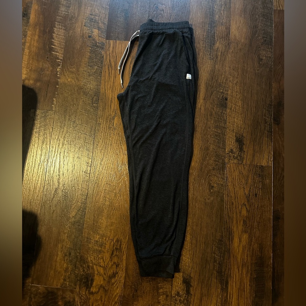 Vuori - Women’s Performance Joggers - Medium Charcoal Heather